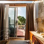 Charming Village Escape With Jacuzzi & Games * 라바트