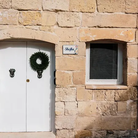 Charming Village Escape With Jacuzzi & Games *