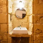 Charming Village Escape With Jacuzzi & Games