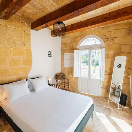 Charming Village Escape With Jacuzzi & Games