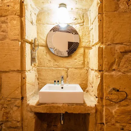 Charming Village Escape With Jacuzzi & Games