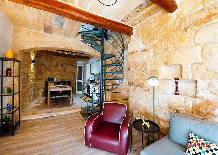 Charming Village Escape With Jacuzzi & Games Ferienhaus Rabat